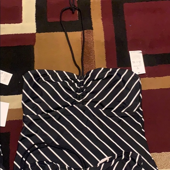 Tops - Picture 3 of 4